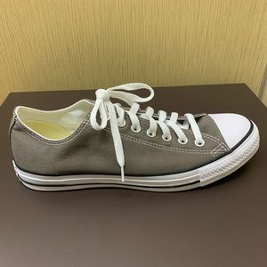 Converse Men’s sneakers size 9